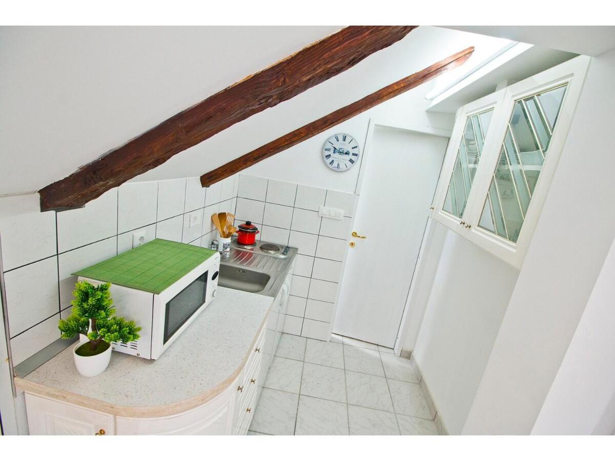 Romantic Loft Split