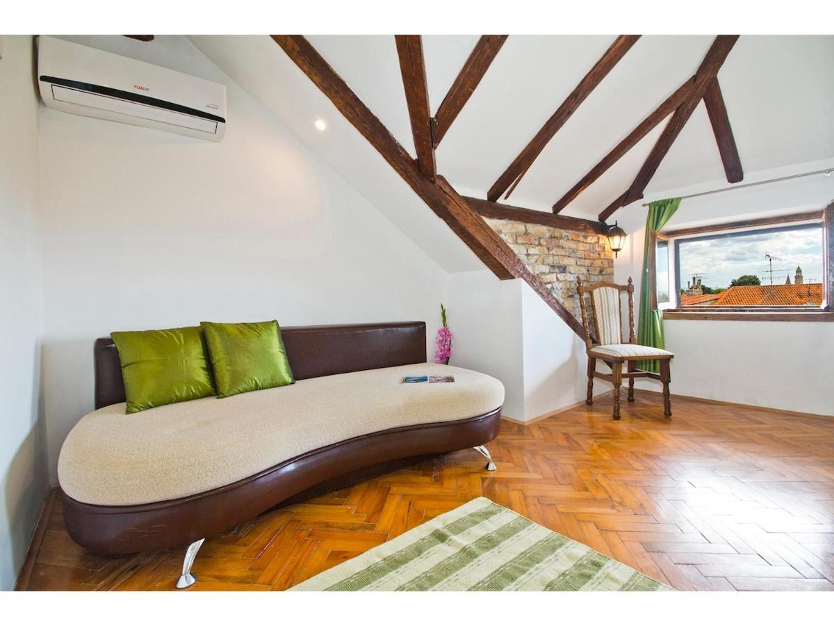Romantic Loft Split